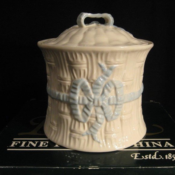 BELLEEK IFINE PARIAN CHINA BISCUIT BARREL NIB - Picture 2 of 3